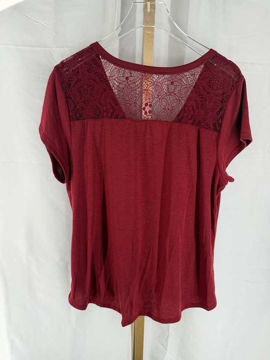 Arizona Jean Company Short Sleeve Lace Back Twist Front Top Shirt - XL  Wine Red - Picture 9 of 10
